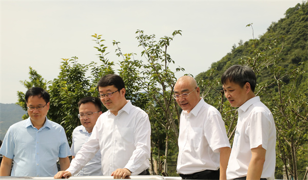 中国水务投资有限公司党委书记、副董事长薛志勇一行赴公司调研指导工作