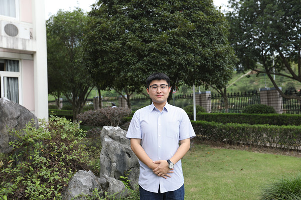 吴城宇_副本.jpg