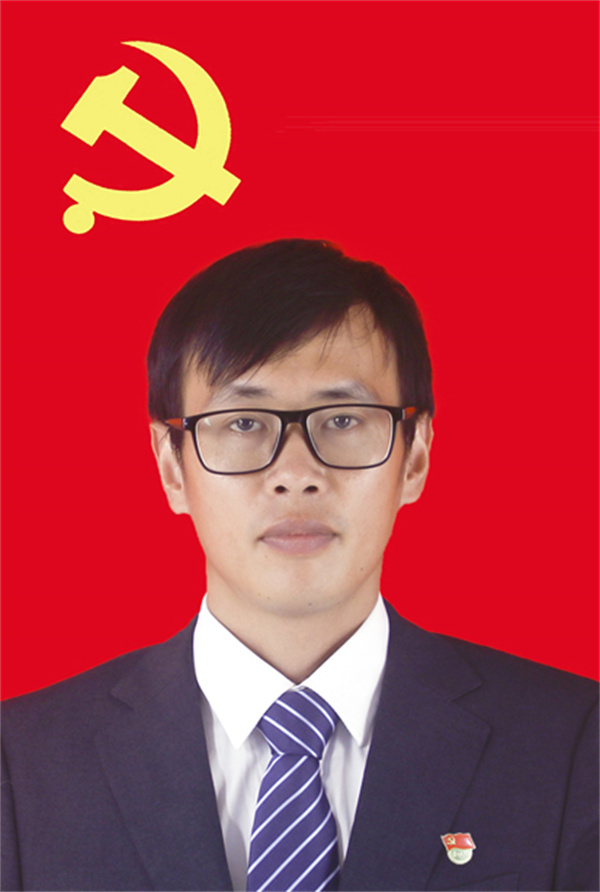 朱盈初.jpg