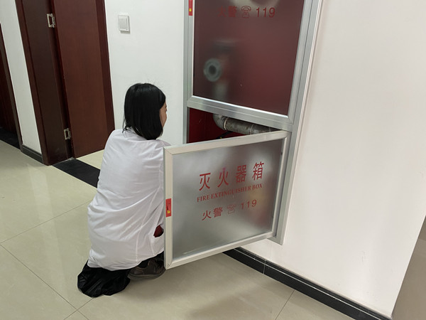 张晓丽_副本.jpg